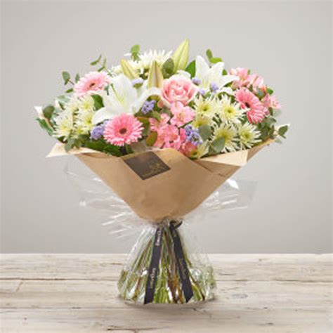 Bouquet of Seasonal Cut flowers | | Worood Flower boutique