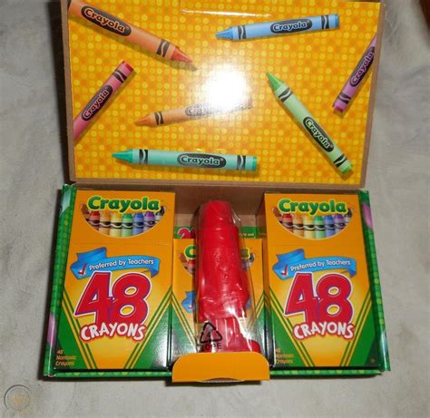 Crayola 120 Different Color Crayons With Plastic Figurine Sharpener NEW ...