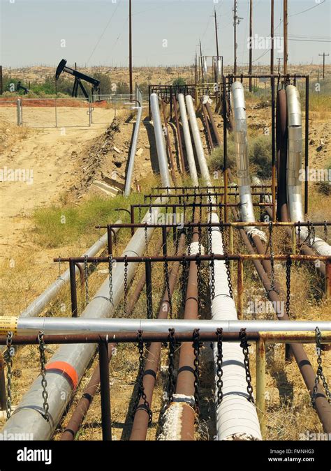 Oil fields of Kern County Stock Photo - Alamy