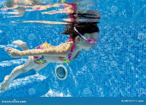 Underwater Kid in Swimming Pool Stock Image - Image of playing, body ...