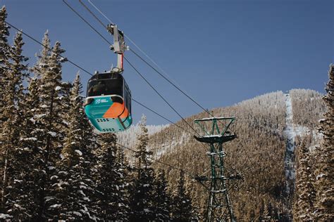 BANFF GONDOLA | momentsbymadeleine.com