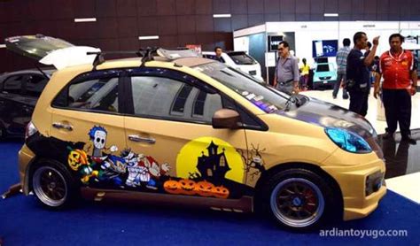 Stiker Keren Mobil