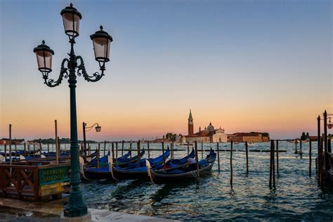 venice-gondola-sunset-italian-163776.jpeg