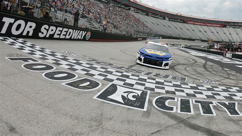 NASCAR: A nice surprise for Bristol Motor Speedway