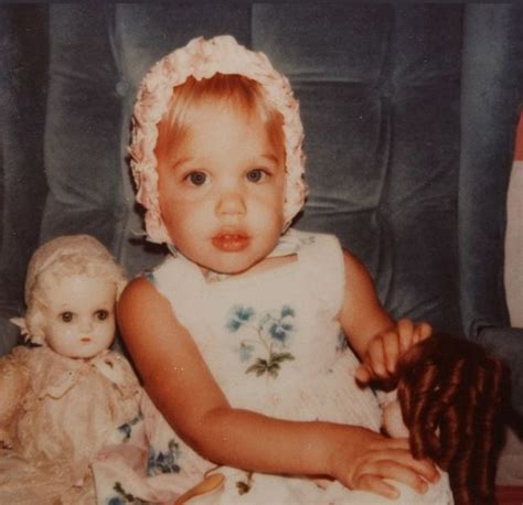 35 Adorable Angelina Jolie's Childhood Photos From the 1970s and Early ...