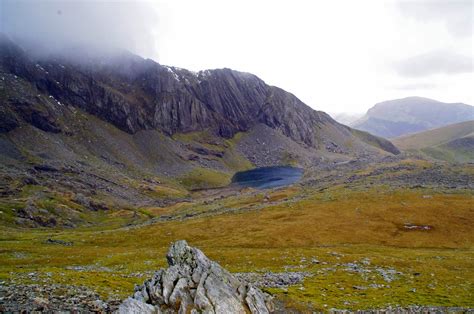 Hiking Mt Snowdon in Winter - The Aussie Flashpacker