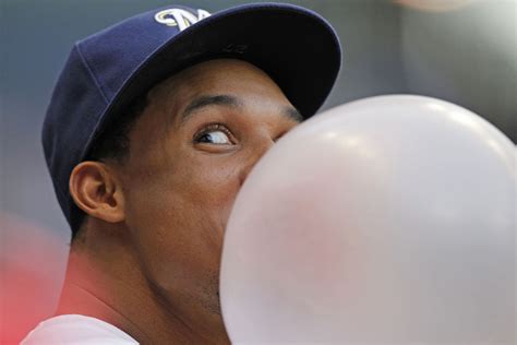 28 things baseball players can do while blowing bubble gum bubbles ...