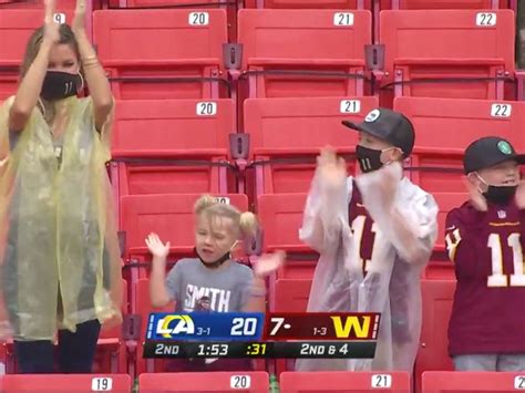 VIDEO: Alex Smith's Family Give Standing Ovation After First Play ...