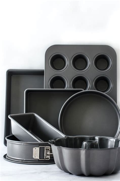 9 Essential Baking Pans for Any Kitchen | ANDERSON+GRANT