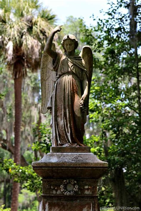 Memorable Bonaventure Cemetery Statues A Must See In Savannah Georgia