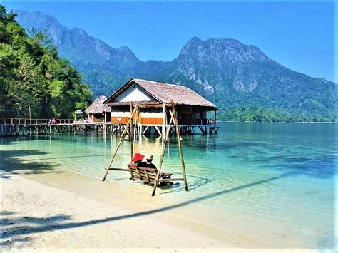 Pantai Ora, Surga Eksklusif yang Tersembunyi di Maluku Tengah ...