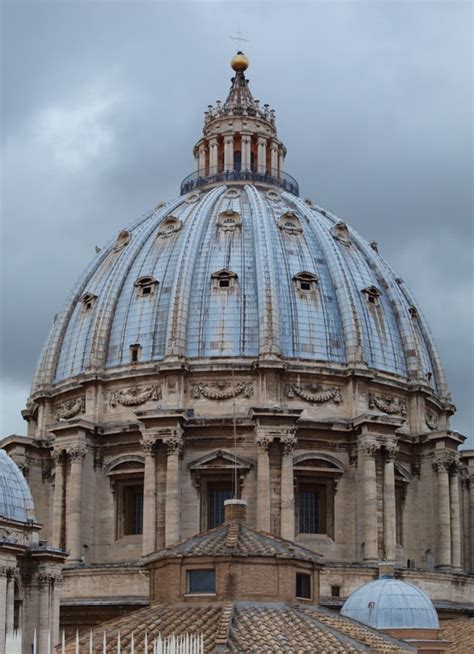 St Peter's Basilica | The Brain Chamber