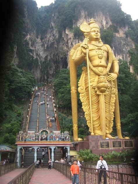 rundangerously: batu caves, kuala lumpur