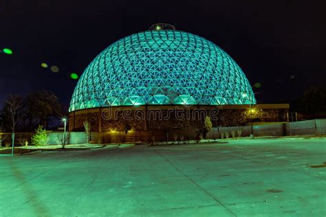 Desert Dome Henry Doorly Zoo Omaha at Night Editorial Photo - Image of ...