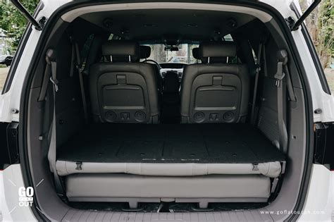 2018 SsangYong Rodius 2.0 EX 9-Seater Review (With Video) - Go Flat Out PH