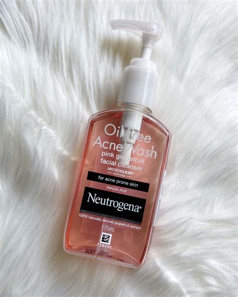 Neutrogena Grapefruit Face Wash Review - The Pink Velvet Blog