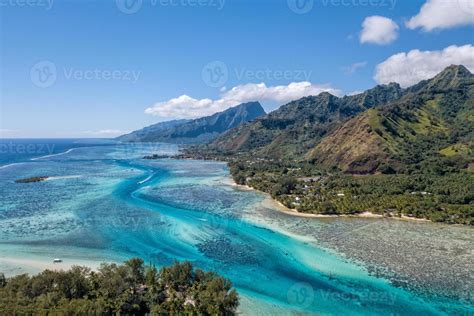 Moorea island french polynesia lagoon aerial view 18833727 Stock Photo ...