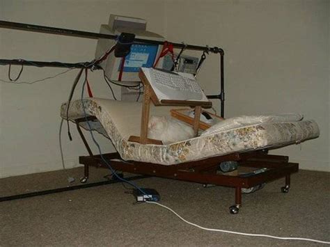 Worst Gaming Setup Below are pictures of extremely bad gaming setups ...