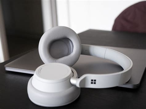 Microsoft Surface Headphones Review: A Premium Set