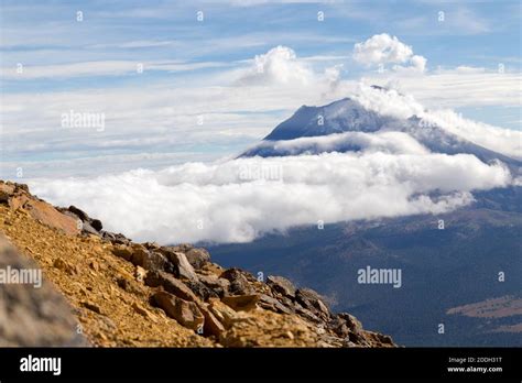 Popocatepetl and iztaccihuatl volcanoes hi-res stock photography and ...