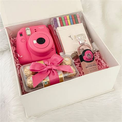 Unique Anniversary Gifts For Her | Romantic Online Gift Box