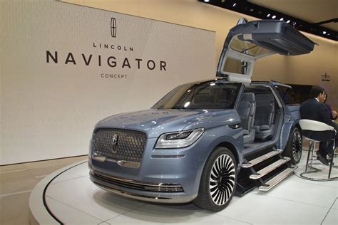 Lincoln Navigator concept previews more luxurious future for big SUV