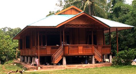 Design Rumah Kampung Kayu - MosOp