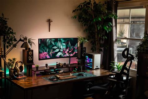 14 Gaming Desk Accessories You Need to Reach "Battlestation" Status ...