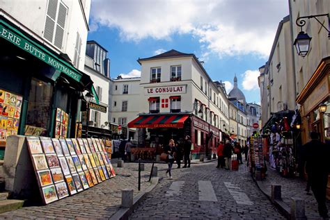 A Walking Tour in Montmartre: A Photographic Journey - French Moments