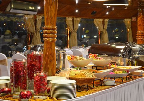 Dhow Cruise Dubai Marina | Best Cruise Dinner in Dubai