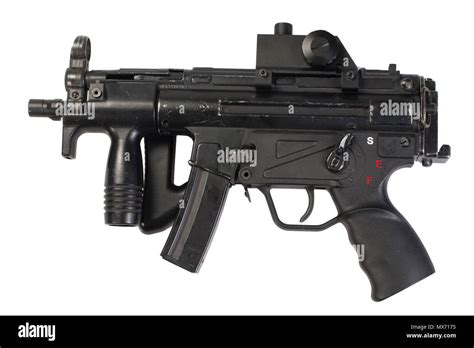 Mp5 submachine gun hi-res stock photography and images - Alamy