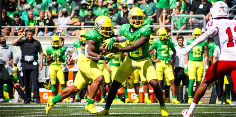 Oregon Football: Ducks Release Uniform Combination for Stanford ...