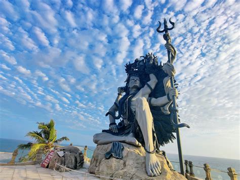 Lord Shiva Statue Of Aazhimala Shiva Temple - TrovenTrip