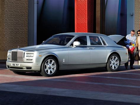 Rolls Royce Phantom Limousine | Comfort Avenue