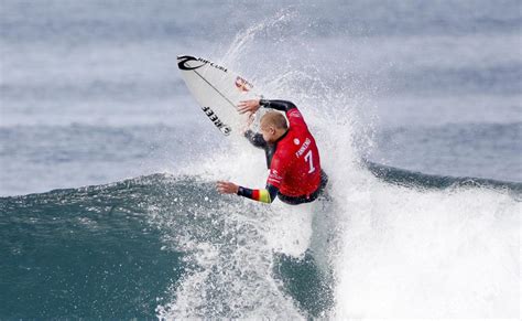 No fear Australian surfer Mick Fanning ‘at home’ in J-Bay shark attack ...