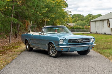 1965 Ford Mustang Convertible | Paramount Classic Cars & Trucks