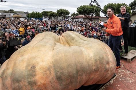 Biggest pumpkin: Minnesota grower breaks world record - All Photos ...