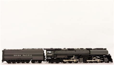 Model - Union Pacific Challenger 3984 O Gauge Steam Locomotive; R9547 ...