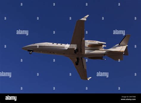 Learjet 60 N48KZ landing, November 16, 2013 Stock Photo - Alamy