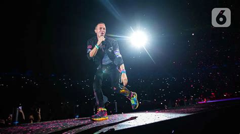 Coldplay Tak Kibarkan Bendera Pelangi di Indonesia, Ternyata Diganti ...