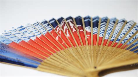 Japanese Fans: Everything You Need to Know When Buying a Hand Fan | One ...