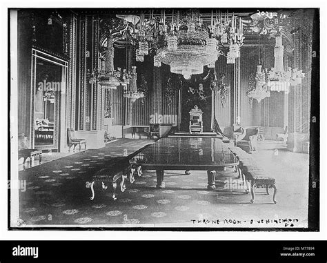 Buckingham palace throne room hi-res stock photography and images - Alamy