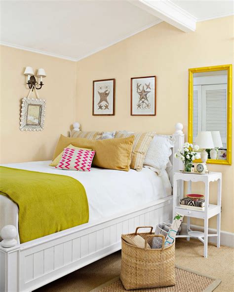 Best Paint Colors For Small Bedrooms - DECOOMO