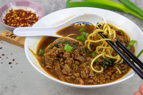 Spicy Beef Noodle Soup (Ground Beef)