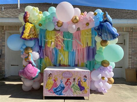 Disney princess birthday party balloon garland | Disney princess ...