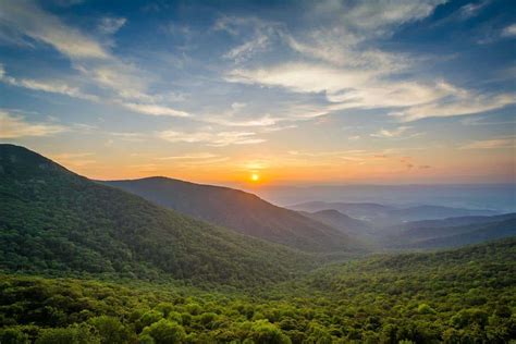 Hiking Shenandoah National Park - OurUSAAdventures.com