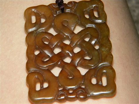 Vintage carved Chinese Jade necklace | Collectors Weekly