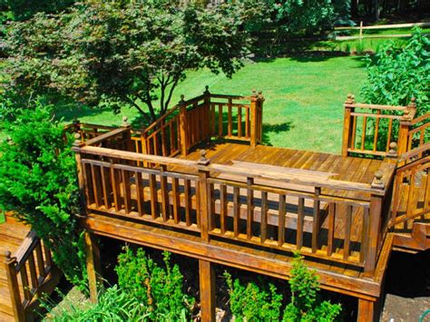 Deck Building: Materials and Construction Basics | HGTV