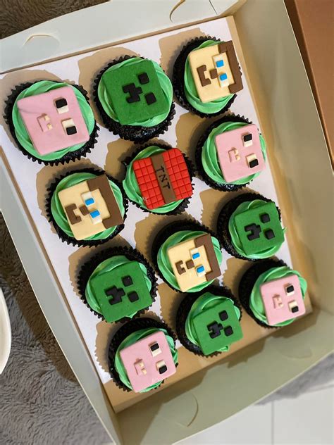 Minecraft Cupcakes with Edible Decorations - CakeIndulge PH