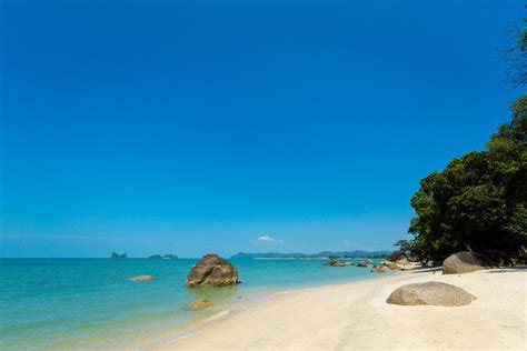 10 Best Beaches In Langkawi That Will Have You Mesmerised | The Kind Helper